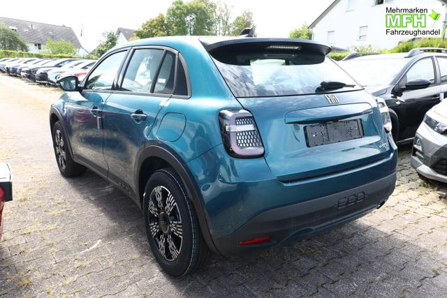 Fiat 600 Icon Hybrid SHZ Keyl Nav Kam 2xPDC LED CarP 