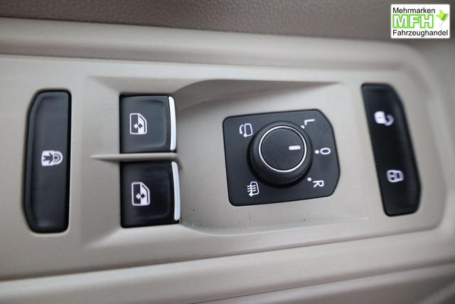 Volkswagen T7 Multivan Life lang TDI DSG Life, Teilleder, AHK, Navi, easyOpen, 7-Sitzer 