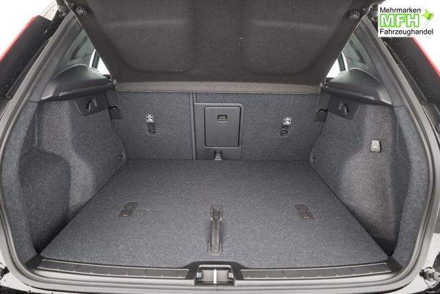 Volvo XC40 Core 2WD B3 Mild-Hybrid Core, Navi, LED, Winter, Kamera, el. Klappe 