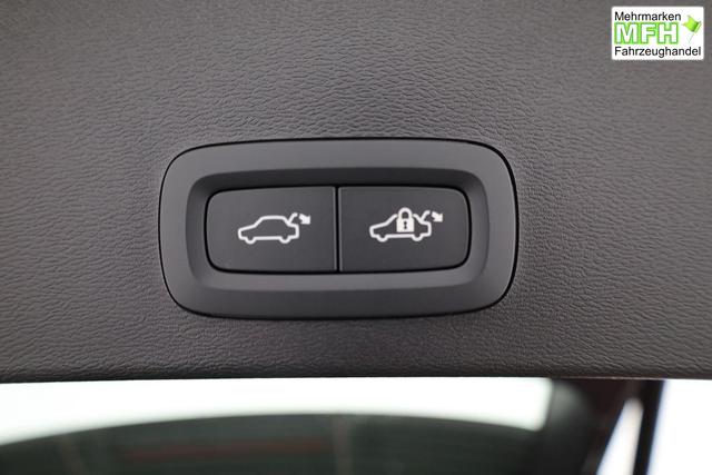 Volvo XC40 Core 2WD B3 Mild-Hybrid Core, Navi, LED, Winter, Kamera, el. Klappe 