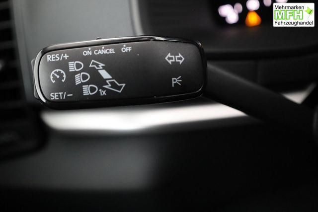 Skoda Karoq 1.5 TSI DSG 130 Jahre, AHK, el. Klappe, Kamera, Ladeboden, Winter 