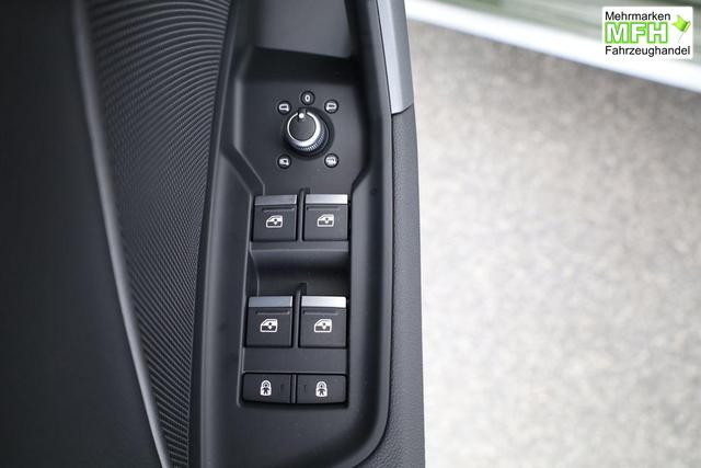 Audi A3 Sportback 35 TFSI S line S-Tronic S-LINE, Pano, Teilleder, Kamera, ACC, Sitzheizung, 4-J Garantie 