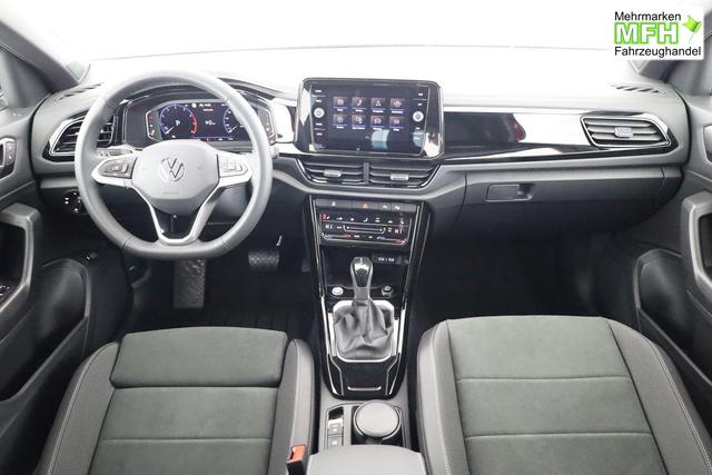 Volkswagen T-Roc Style 1.5 TSI DSG Black Style, AHK, IQ.Light, 19-Zoll, easyOpen, Navi 