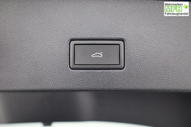 Volkswagen T-Roc Style 1.5 TSI DSG Black Style, AHK, IQ.Light, 19-Zoll, easyOpen, Navi 