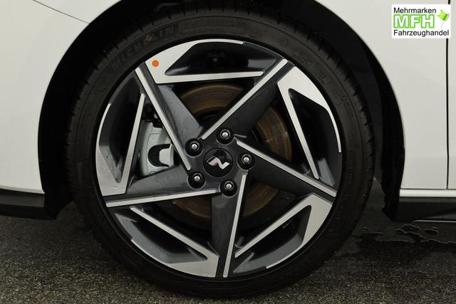Hyundai i30 N Line 1.5 T-GDI DCT Fastback N-LINE, Navi, 18-Zoll, Kamera, LED, Winter 