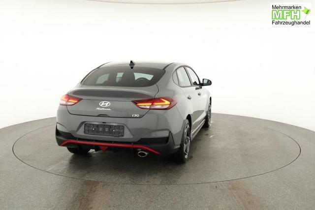 Hyundai i30 N Line 1.5 T-GDI DCT Fastback N-LINE, Navi, 18-Zoll, Kamera, LED, Winter 