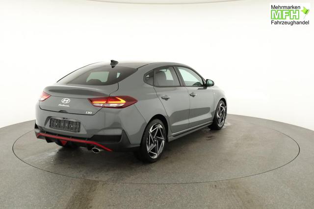 Hyundai i30 N Line 1.5 T-GDI DCT Fastback N-LINE, Navi, 18-Zoll, Kamera, LED, Winter 