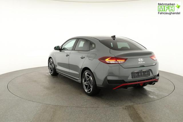 Hyundai i30 N Line 1.5 T-GDI DCT Fastback N-LINE, Navi, 18-Zoll, Kamera, LED, Winter 