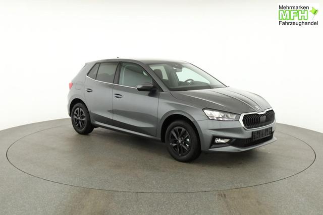 Skoda Fabia Selection 1.0 TSI DSG Selection, KESSY, Kamera, 15-Zoll schwarz, Winter, Ladeboden 