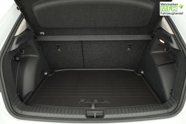 Skoda Fabia Selection 1.0 TSI DSG Selection, KESSY, Kamera, 15-Zoll schwarz, Winter, Ladeboden 