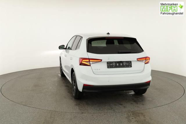 Skoda Fabia Selection 1.0 TSI DSG Selection, KESSY, Kamera, 15-Zoll schwarz, Winter, Ladeboden 