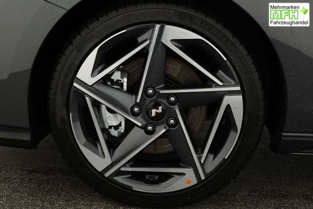 Hyundai i30 N Line 1.5 T-GDI DCT Fastback N-LINE, Navi, 18-Zoll, Kamera, LED, Winter 