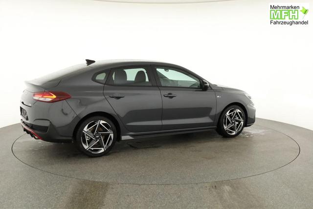 Hyundai i30 N Line 1.5 T-GDI DCT Fastback N-LINE, Navi, 18-Zoll, Kamera, LED, Winter 