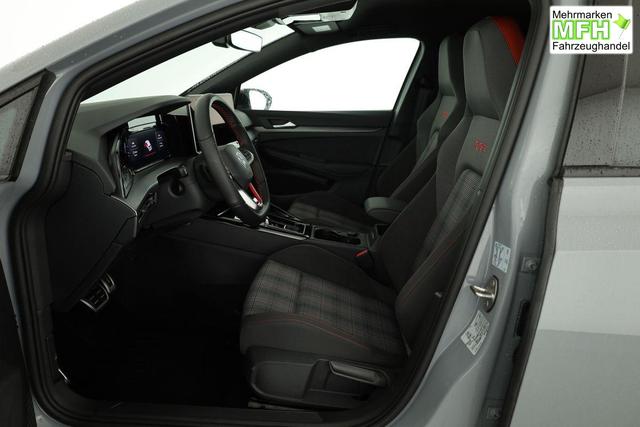 Volkswagen Golf 2.0 TSI 195 kW GTI VIII DSG Black Style, Pano, Navi, Side, Matrix, AreaView, Winter, 19-Zoll 