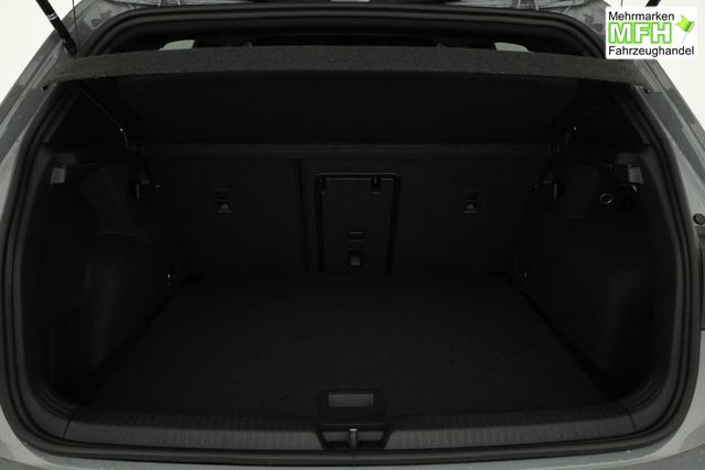 Volkswagen Golf 2.0 TSI 195 kW GTI VIII DSG Black Style, Pano, Navi, Side, Matrix, AreaView, Winter, 19-Zoll 
