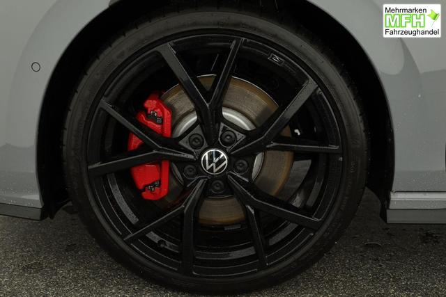 Volkswagen Golf 2.0 TSI 195 kW GTI VIII DSG Black Style, Pano, Navi, Side, Matrix, AreaView, Winter, 19-Zoll 