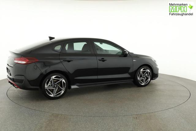 Hyundai i30 N Line 1.5 T-GDI DCT Fastback N-LINE, Navi, 18-Zoll, Kamera, LED, Winter 