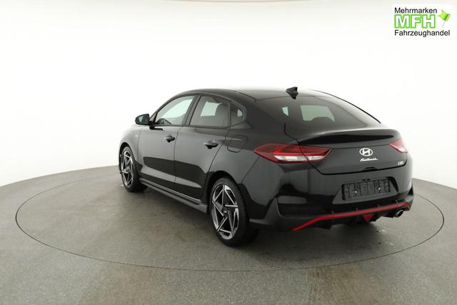 Hyundai i30 N Line 1.5 T-GDI DCT Fastback N-LINE, Navi, 18-Zoll, Kamera, LED, Winter 
