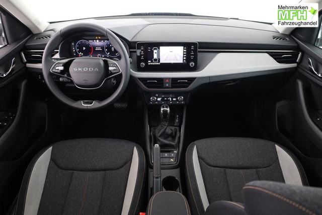 Skoda Kamiq Selection 1.0 TSI DSG 130 Jahre, AHK, LED, Side, ACC, Kamera, el. Klappe, Winter, 17-Zoll 