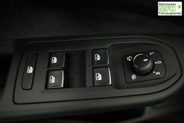 Volkswagen Golf 2.0 TSI 195 kW GTI VIII DSG, Navi, Side, Matrix, Kamera, Winter, 19-Zoll 