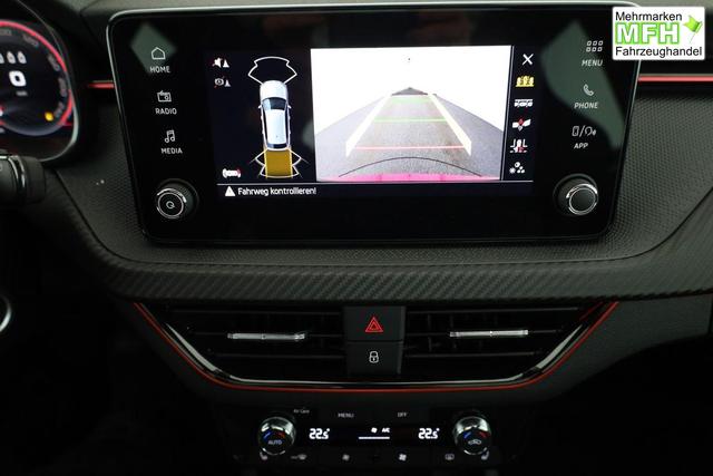 Skoda Kamiq Monte Carlo 1.5 TSI DSG Carlo, Pano, AHK, IQ.Light, Side, Kamera, Winter, 17-Zoll 