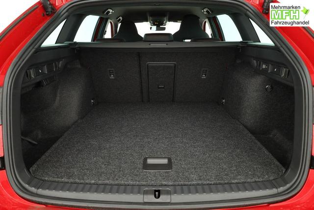 Skoda Octavia Combi 2.0 TSI 195 kW RS DSG, AHK, Navi, Matrix, Side, Winter, 5 J.-Garantie 