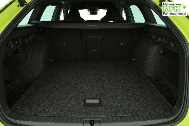 Skoda Octavia Combi 2.0 TSI 195 kW RS DSG, AHK, Navi, Matrix, Side, Winter, 5 J.-Garantie 