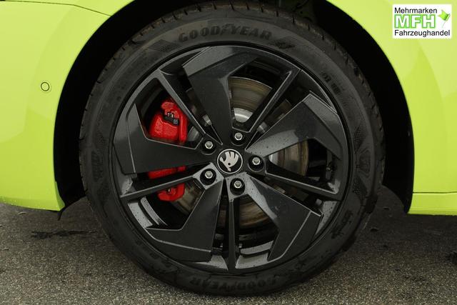 Skoda Octavia Combi 2.0 TSI 195 kW RS DSG, AHK, Navi, Matrix, Side, Winter, 5 J.-Garantie 