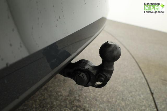 Volkswagen Golf 1.5 TSI 110 kW Life VIII Variant Life, AHK, easyOpen, Kamera, Winter, 3-J Garantie 