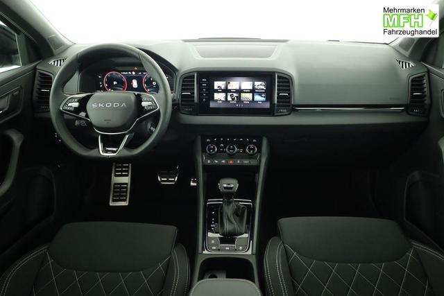Skoda Karoq Sportline 1.5 TSI DSG Sportline, AHK, Navi, CANTON, Matrix, AreaView, Side, Kamera, el. Klappe, FS-beheizbar 