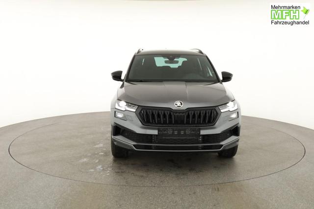 Skoda Karoq Sportline 1.5 TSI DSG Sportline, AHK, Navi, CANTON, Matrix, AreaView, Side, Kamera, el. Klappe, FS-beheizbar 