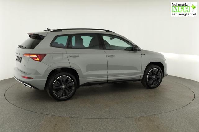 Skoda Karoq Sportline 4x4 2.0 TDI DSG Sportline, Pano, AHK, Navi, Matrix, AreaView, Side, Kamera, el. Klappe, FS-beheizbar, Winter 