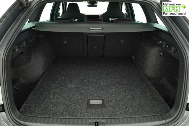Skoda Octavia Combi 2.0 TSI 195 kW RS DSG, AHK, Navi, Matrix, Side, Winter, 5 J.-Garantie 