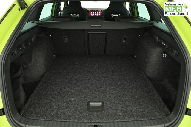 Skoda Octavia Combi 2.0 TSI 195 kW RS DSG, Pano, AHK, Navi, Matrix, Side, Winter, 5 J.-Garantie 