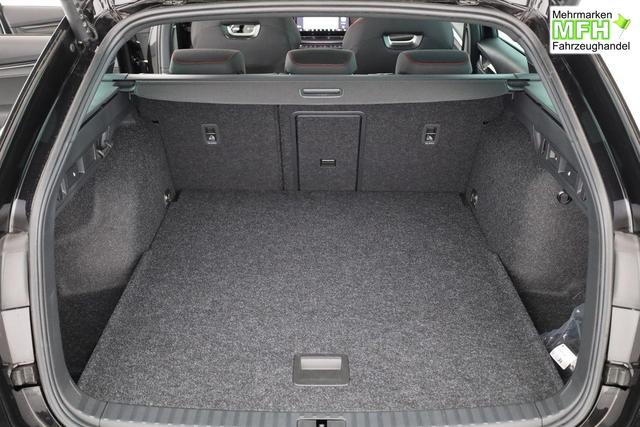 Skoda Octavia Combi 2.0 TSI 195 kW RS DSG, Pano, Standheizung, AHK, Navi, Matrix, Canton, Side, Winter, 5 J.-Garantie 