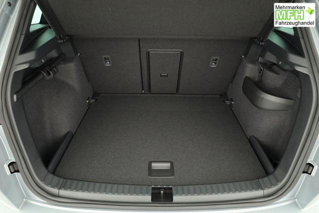 Skoda Karoq Sportline 4x4 2.0 TSI DSG Sportline, Pano, AHK, Navi, Matrix, Side, Winter, 5 J.-Garantie 