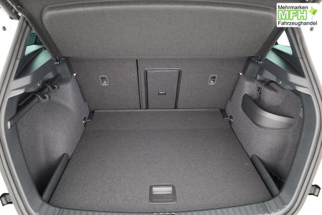 Skoda Karoq Sportline 4x4 2.0 TSI DSG Sportline, Pano, AHK, Navi, Matrix, Side, Winter, 5 J.-Garantie 