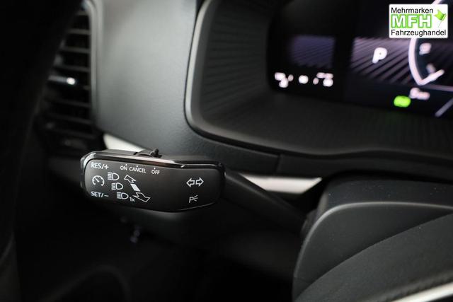 Skoda Karoq Selection 1.5 TSI DSG Selection, AHK, LED, Kamera, Winter, Ladeboden, 4 J.-Garantie 