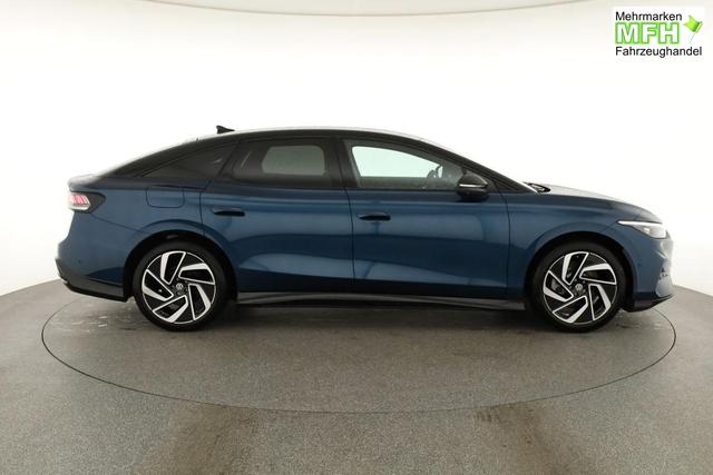 Volkswagen ID.7 Pro 210 kW Black, HuD, IQ.Light, IQ.Drive, AreaView, Side, 20-Zoll 