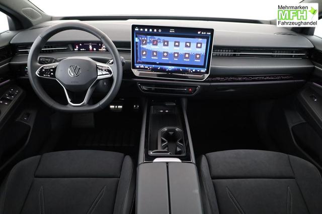 Volkswagen ID.7 Pro 210 kW Black, HuD, IQ.Light, IQ.Drive, AreaView, Side, 20-Zoll 