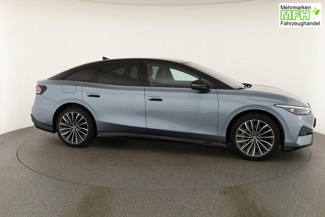 Volkswagen ID.7 Pro 210 kW Black, HuD, IQ.Light, IQ.Drive, AreaView, Side, 20-Zoll 
