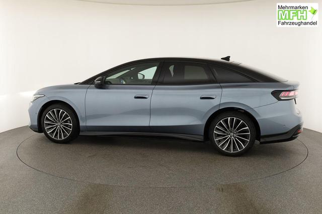Volkswagen ID.7 Pro 210 kW Black, HuD, IQ.Light, IQ.Drive, AreaView, Side, 20-Zoll 