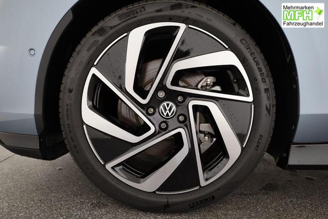 Volkswagen ID.7 Pro 210 kW Tourer Black, HuD, IQ.Light, IQ.Drive, AreaView, Side, 20-Zoll 