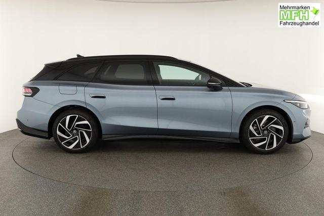 Volkswagen ID.7 Pro 210 kW Tourer Black, HuD, IQ.Light, IQ.Drive, AreaView, Side, 20-Zoll 