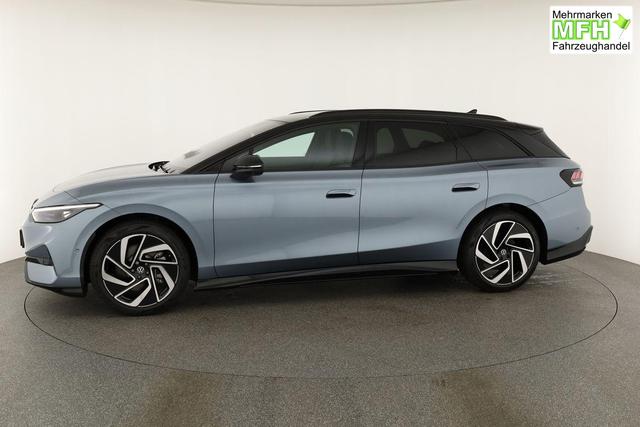 Volkswagen ID.7 Pro 210 kW Tourer Black, HuD, IQ.Light, IQ.Drive, AreaView, Side, 20-Zoll 
