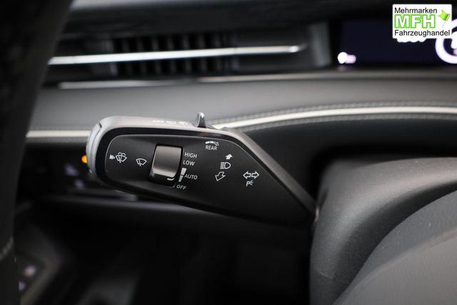 Volkswagen ID.7 Pro 210 kW Tourer Black, AHK, HuD, IQ.Light, IQ.Drive, AreaView, Side, 20-Zoll 