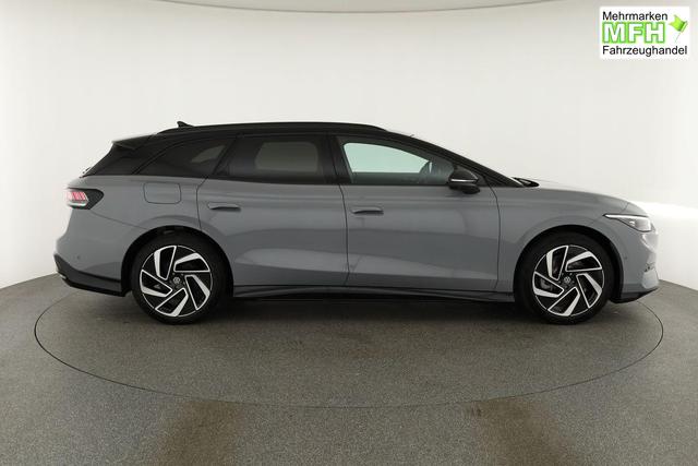 Volkswagen ID.7 Pro 210 kW Tourer Black, HuD, IQ.Light, IQ.Drive, AreaView, Side, 20-Zoll 