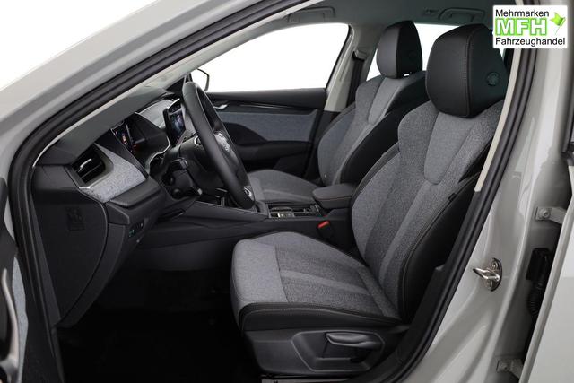 Skoda Octavia Combi 1.5 TSI 110 kW Selection Selection, AHK, LED, Side, ACC, Kamera, 17-Zoll 