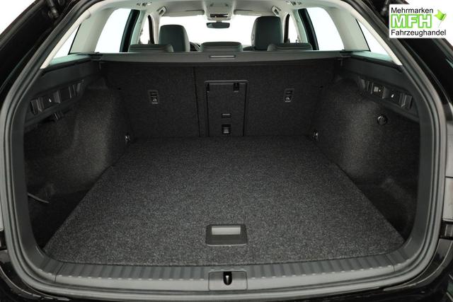 Skoda Octavia Combi 1.5 TSI 110 kW Selection Selection, AHK, LED, Side, ACC, Kamera, Winter, 17-Zoll 