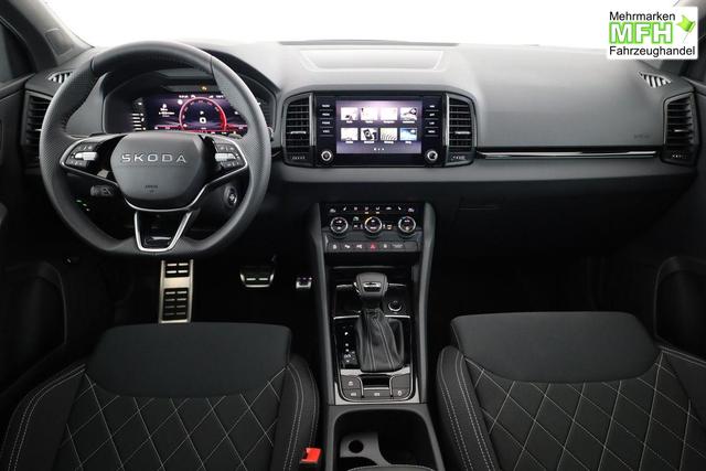 Skoda Karoq Sportline 1.5 TSI DSG Sportline, Pano, AHK, Navi, CANTON, Matrix, AreaView, Side, el. Klappe, FS-beheizbar, 5 J.-Garantie 